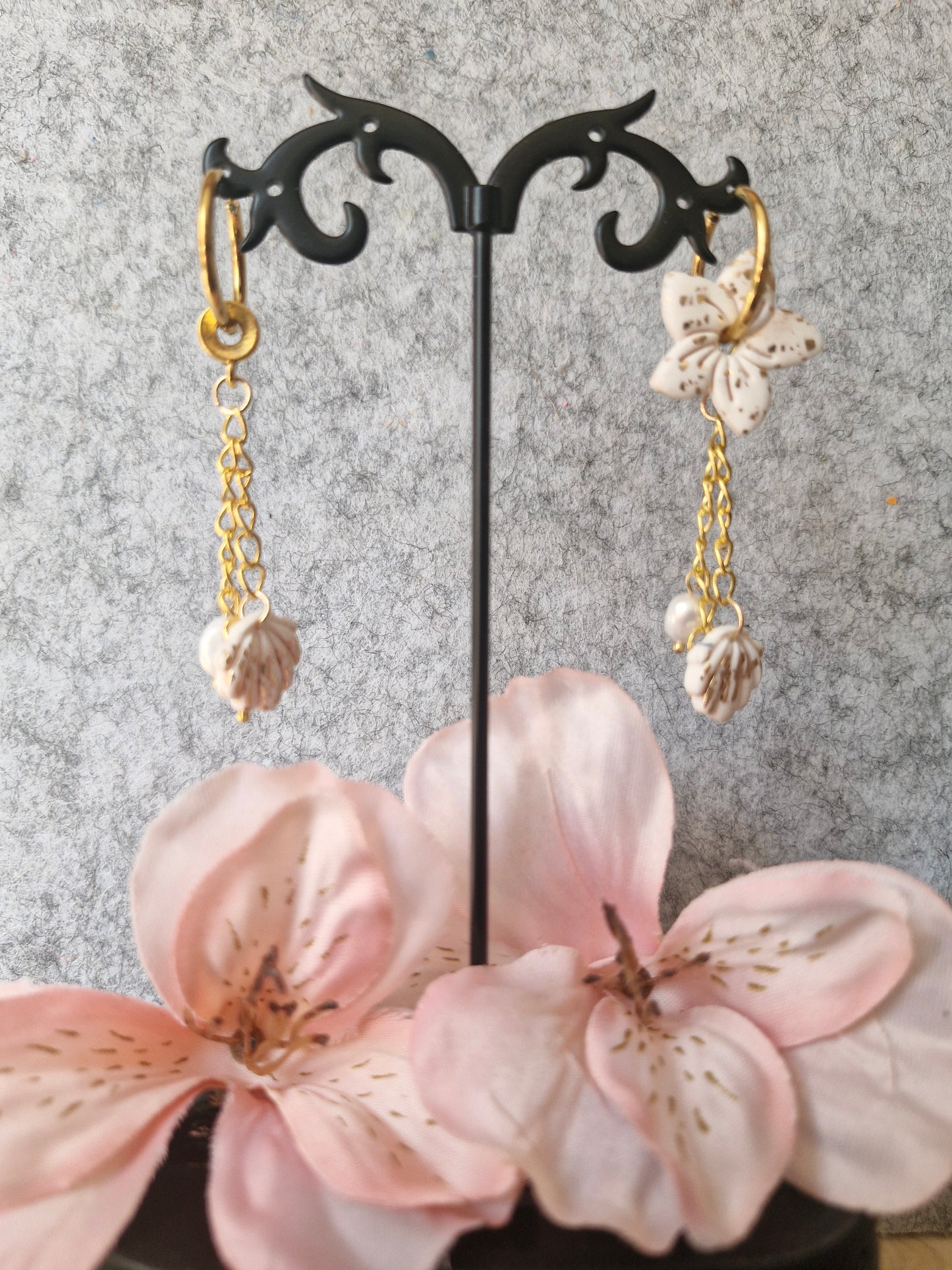 Pampilles et pendentifs fleurs