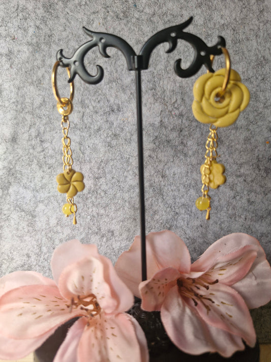 Pampilles et pendentifs jaune - ocre
